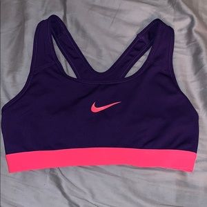 Nike Sports bra 💜💗